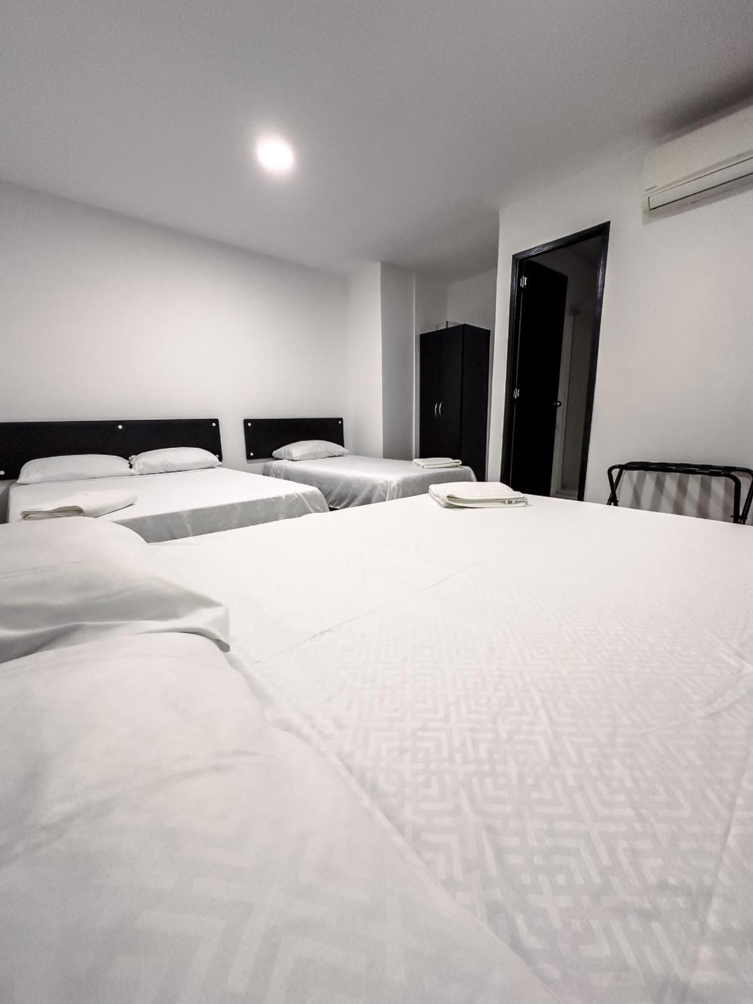 Hotel Bazurto Plaza Cartagena Bagian luar foto