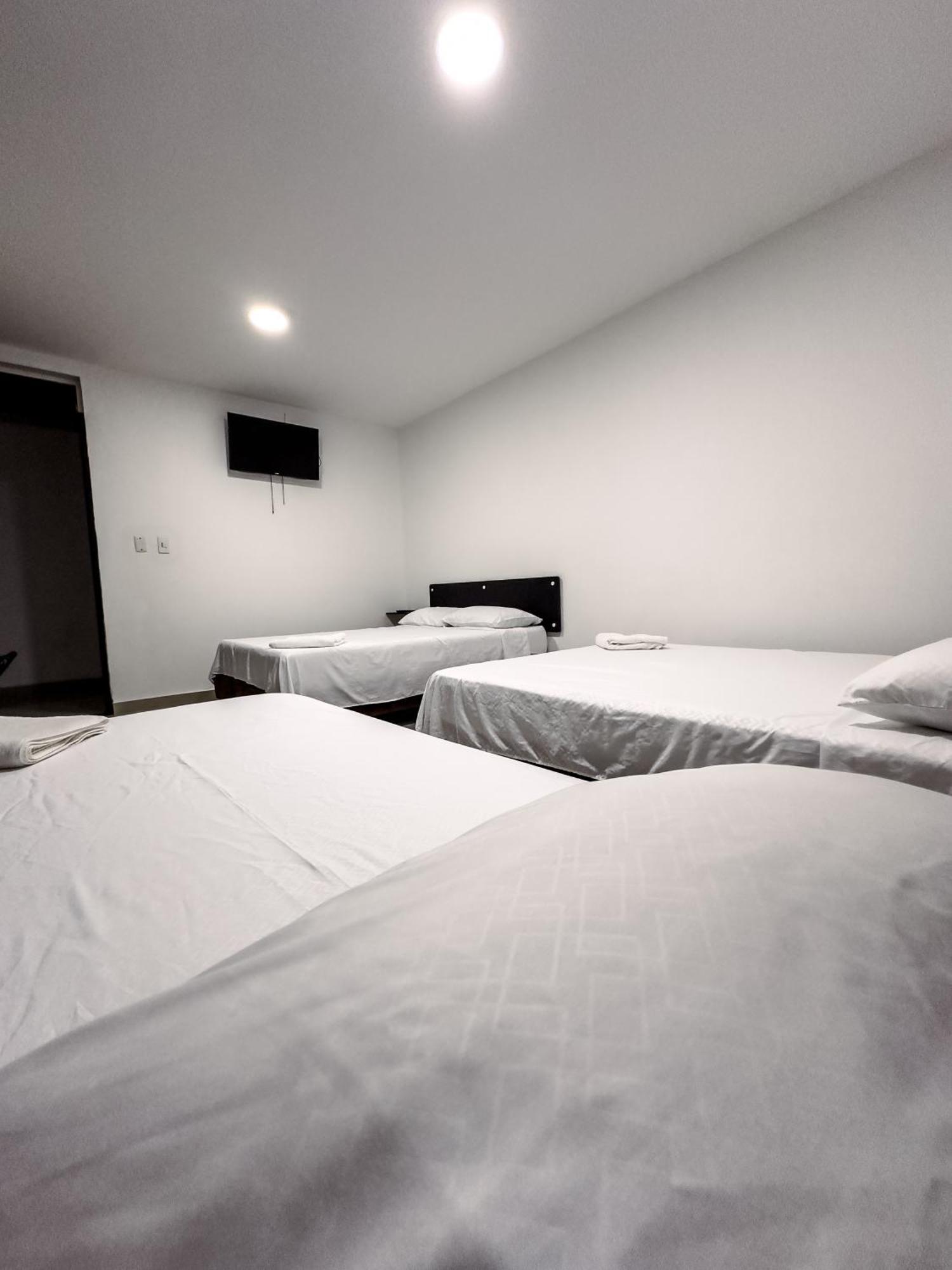 Hotel Bazurto Plaza Cartagena Bagian luar foto