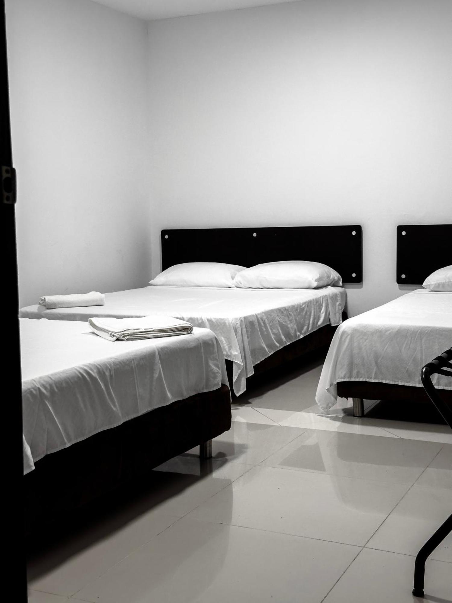 Hotel Bazurto Plaza Cartagena Bagian luar foto