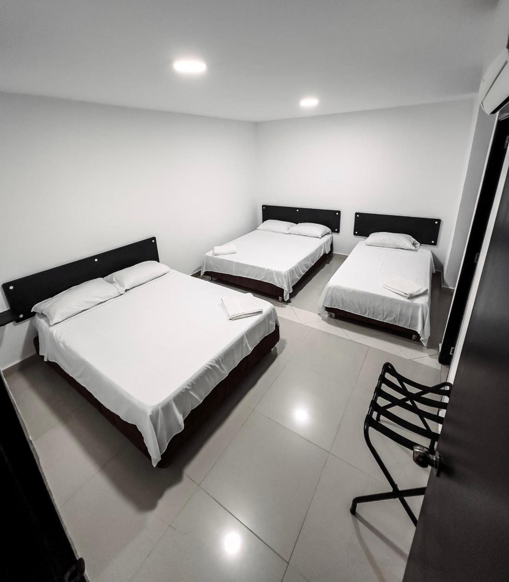 Hotel Bazurto Plaza Cartagena Bagian luar foto