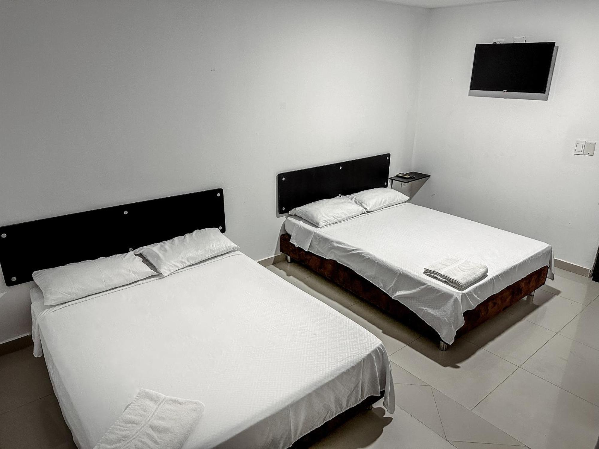 Hotel Bazurto Plaza Cartagena Bagian luar foto