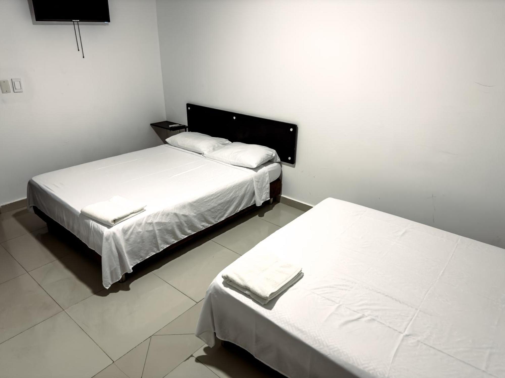 Hotel Bazurto Plaza Cartagena Bagian luar foto