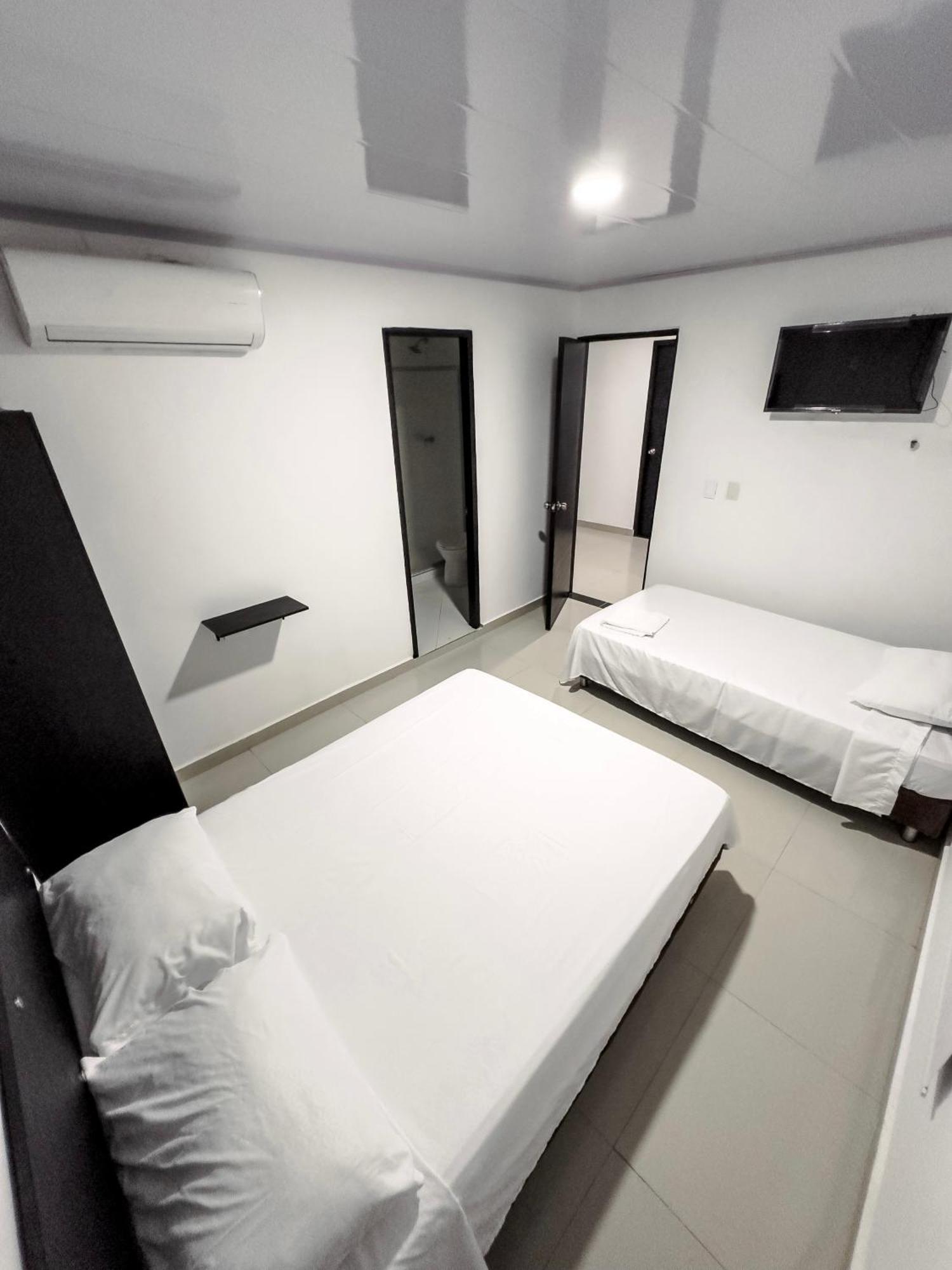 Hotel Bazurto Plaza Cartagena Bagian luar foto